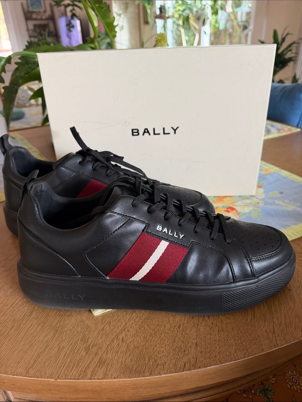 Bally Bennys Leather Sneakers – Men’s US 11 / EU 44 – Excellent Condition